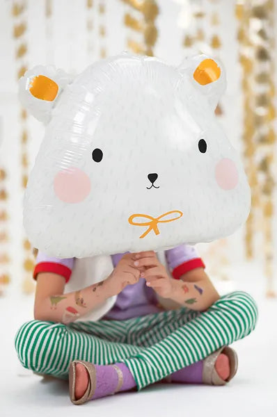 Foil balloon polar bear head, 42x36 cm, held by child, ideal for parties, inflate with air or helium, not included.