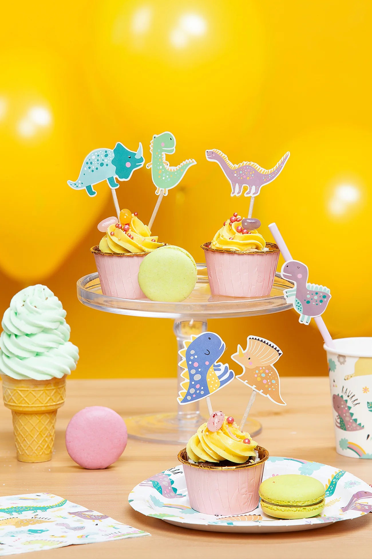 Cupcake toppers Dinosaurs, paper, 10 cm, 6 pcs.